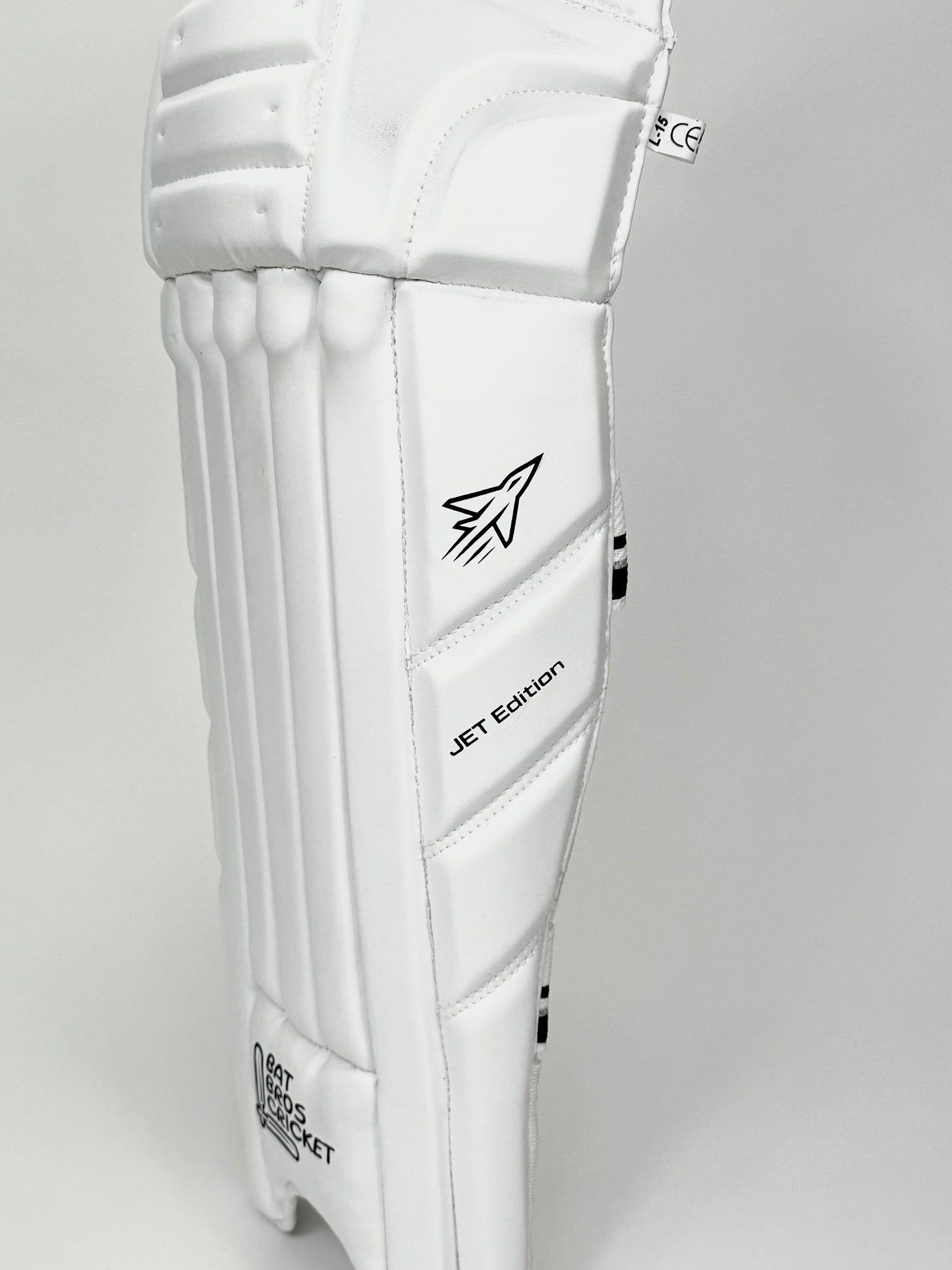 ide profile of Jet Edition pads showing foam contouring and calf strap placement

