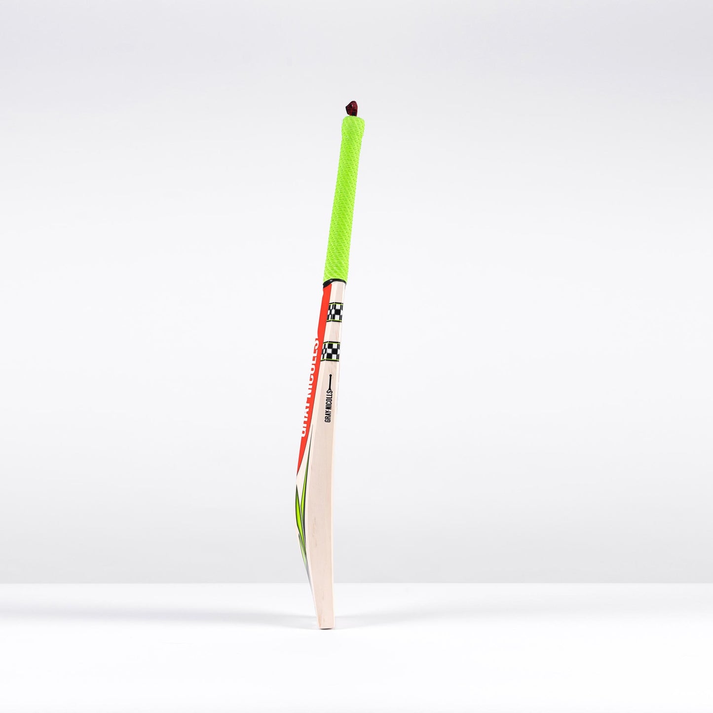 side view of Gray Nicolls Fusion GN450 cricket bat showing bow and mid-blade swell