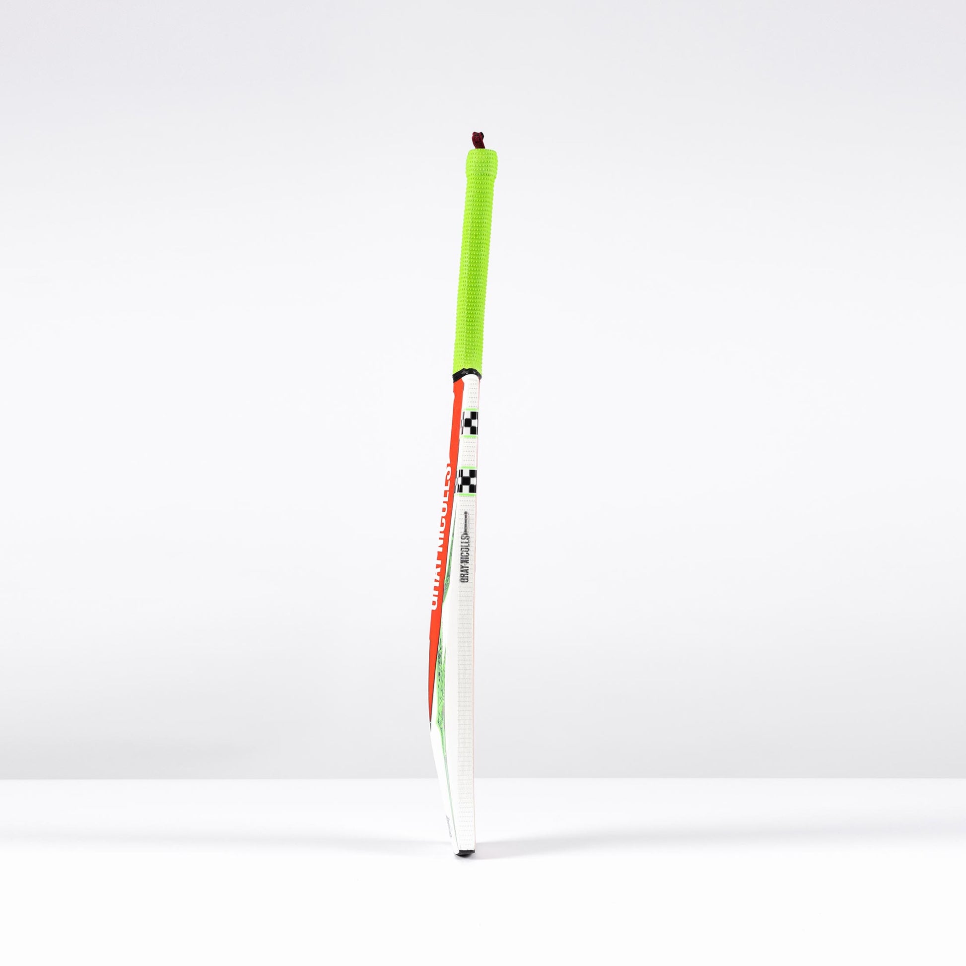 Side profile showing the spine and blade shape of the Gray Nicolls Havoc 1.3 Thunder junior bat.