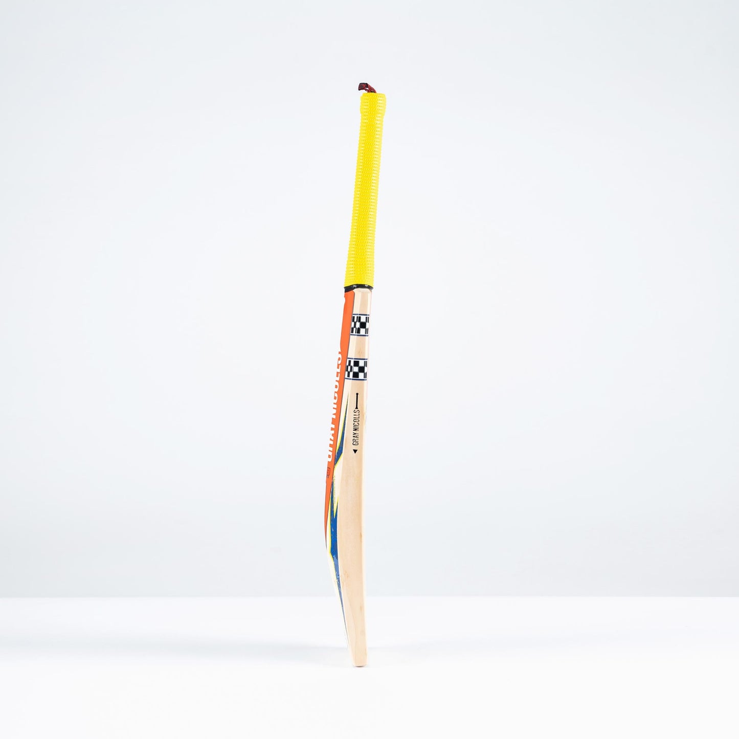 Side profile showing mid blade and exaggerated spine of the HB317 Test V Lite bat