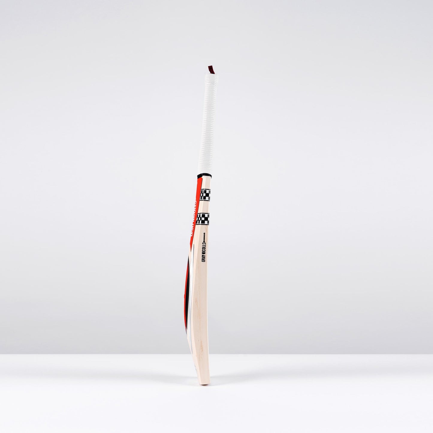 Side profile showing the edge of Power Scoop 500 cricket bat