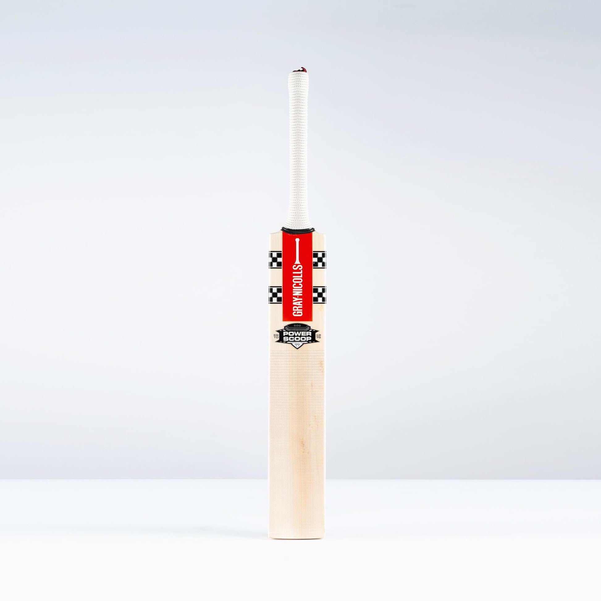 Front view of Gray-Nicolls Power Scoop 500 cricket bat with white handle