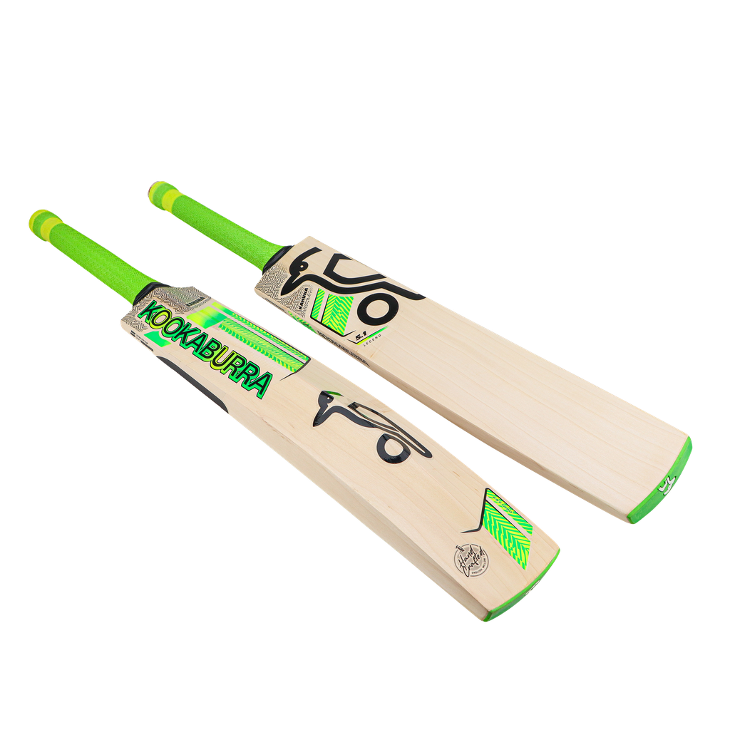 Flat lay of Kahuna 5.1 bat showing grip, blade, and toe