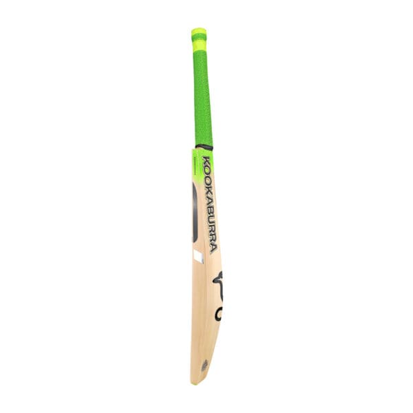 Left side angle view of Kahuna 2.1 Cricket Bat highlighting toe and shoulder.