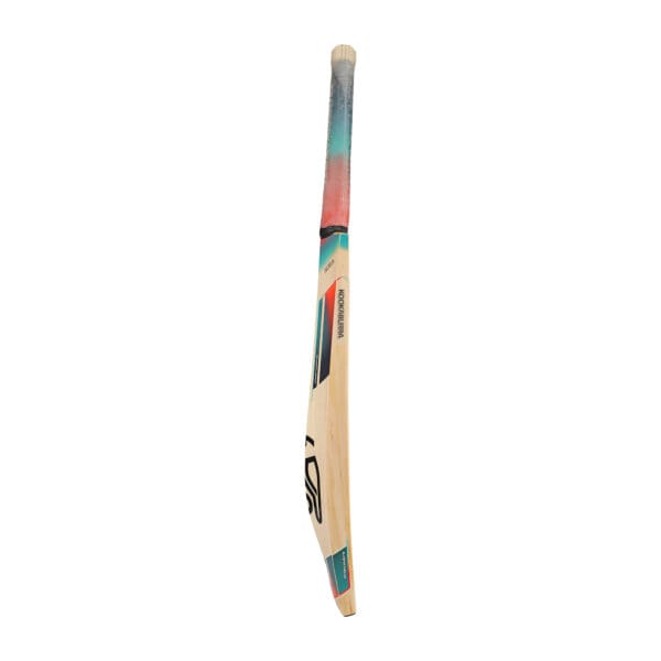 side view of the Aura 2.1 cricket bat showing shape and balance