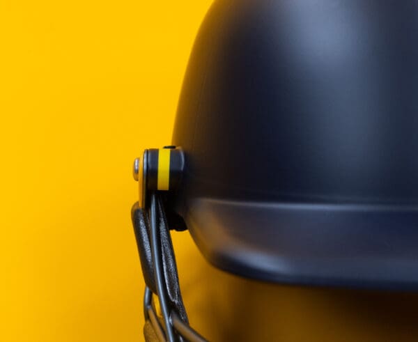 Masuri Cricket Helmet E-Line Plus Titanium - Image 4
