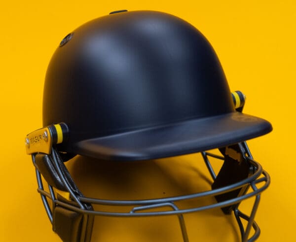 Masuri T-Line Plus Titanium Junior Cricket Helmet - Image 3